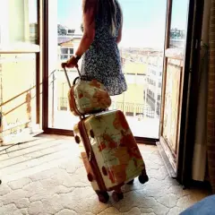 World Traveler Europe 3-Piece Expandable Spinner Luggage Set with TSA Lock