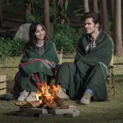 VEVOR Wool Camping Blanket, Large Warm Stadium Blanket, Waterproof & Windproof, Flame Retardant, 64" x 88" (80% Wool), Army Green