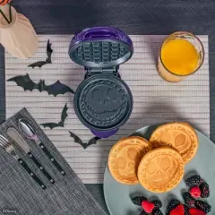 Uncanny Brands Disney Nightmare Before Christmas Jack Skellington Mini Waffle Maker