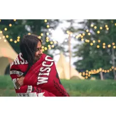 NCAA Wisconsin Badgers Crest Ultra Soft Blanket