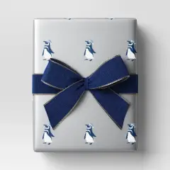 30&rdquo; 25 sq ft Christmas Roll Wrap Penguins on Silver - Wondershop&trade;
