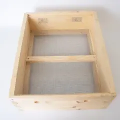 Lehman's Stoney Acres Quilt Box Winter Hive Topper, Beekeeping Insulated Box for Winter Protection, Retains Heat, Fits 10-Frame Langstroth Beehives