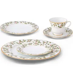 Noritake Holly and Berry Gold 5-Piece Place Setting