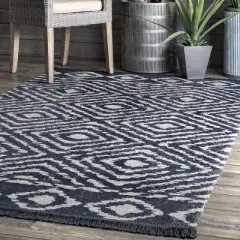 nuLOOM Zaria Diamond Tiles Fringed Indoor/Outdoor Patio Area Rug