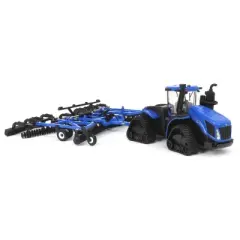ERTL 1/64 New Holland T9.700 SmartTrax II with PLM Intelligence & Folding Disc 13995