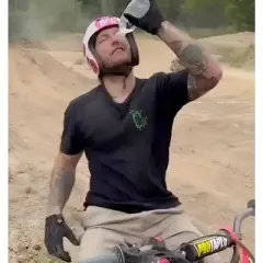 Wash+Out Eye Rinse Cup: Screws Onto a Water Bottle, Comfortable and Easy-to-Use First Aid Eye Care Solution