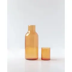 Slickblue Handblown Glass Carafe with Hammered Finish & Lid, 40.5 Oz. Capacity, Multiple Color Options