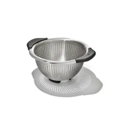 OXO 3Qt Stainless Steel Colander: Dishwasher-Safe Pasta Strainer, Light Silver, 9.6" Width, 3Qt Capacity
