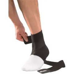 Mueller Ankle Support with Straps - Black