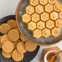 Nordic Ware Honeycomb Pull-Apart Pan