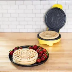Uncanny Brands Minions Kevin Waffle Maker