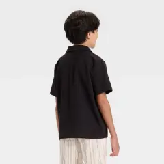 Boys' Short Sleeve Seersucker Woven Button-Down Shirt - art class&trade;