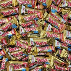 Twix 2 LB Original Mini Fun Size Rich Milk Chocolate with Creamy Caramel Center Bulk Packaging - Great for Schools, Offices, Home & More!