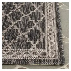 Brielle Outdoor Rug - Black / Beige - Safavieh
