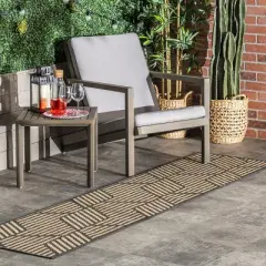 nuLOOM Leona Modern Geometric Indoor and Outdoor Area Rug
