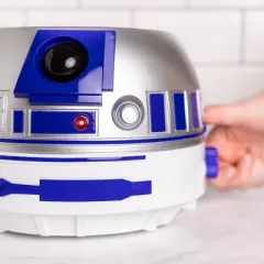 Uncanny Brands Star Wars R2D2 Deluxe Toaster - Lights-Up and Makes Sounds Like Artoo