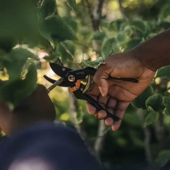 Fiskars P131 Bypass Pruner image {3}