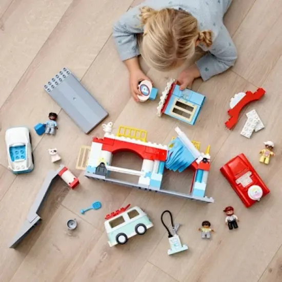 LEGO DUPLO Car Park and Car Wash Toy 10948 image {4}