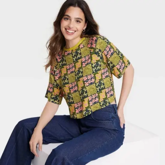Latino Heritage Month Women's Short Sleeve Cropped T-Shirt - Olive Green Floral image {2}