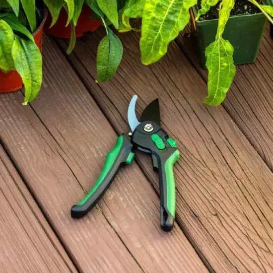 Garden Cutting Bypass Pruner Precision Pruning Tool image {4}