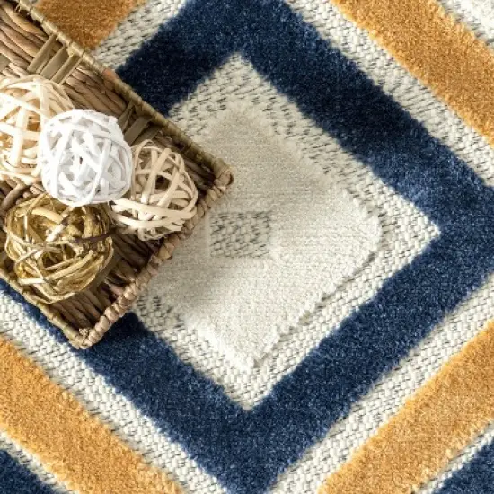 nuLOOM Salena Transitional Diamond Indoor/Outdoor Patio Area Rug image {5}