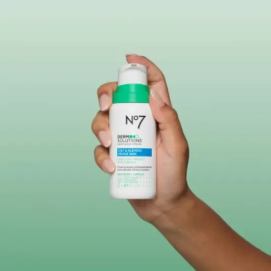 No7 Derm Solutions Daily Lightweight Moisturiser - Oily and Blemish Prone Skin - 3oz image {4}
