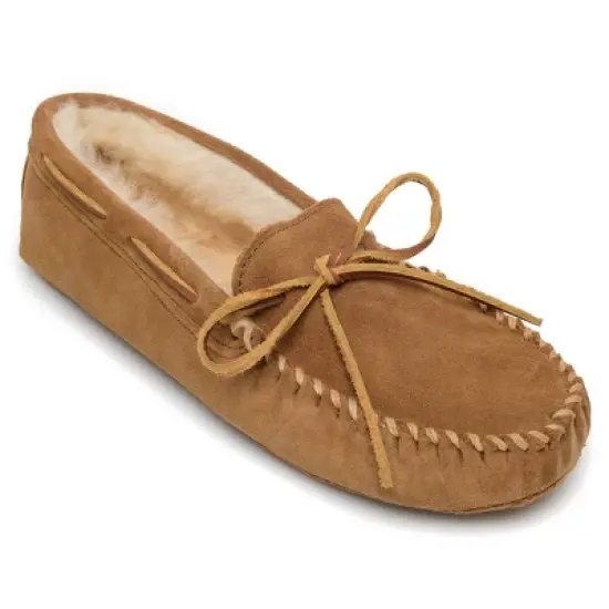 Minnetonka Men's Suede Sheepskin Softsole Moccasin image {5}