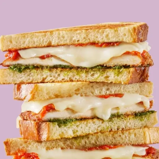 Tillamook Farmstyle Smoked Provolone Cheese Slices - 7oz/8 slices image {1}