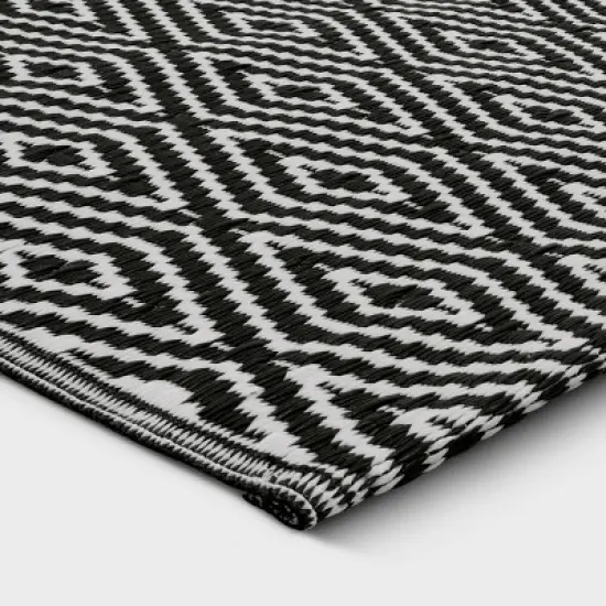 Reversible Diamond Indoor/Outdoor Rug - Room Essentials&trade; image {1}