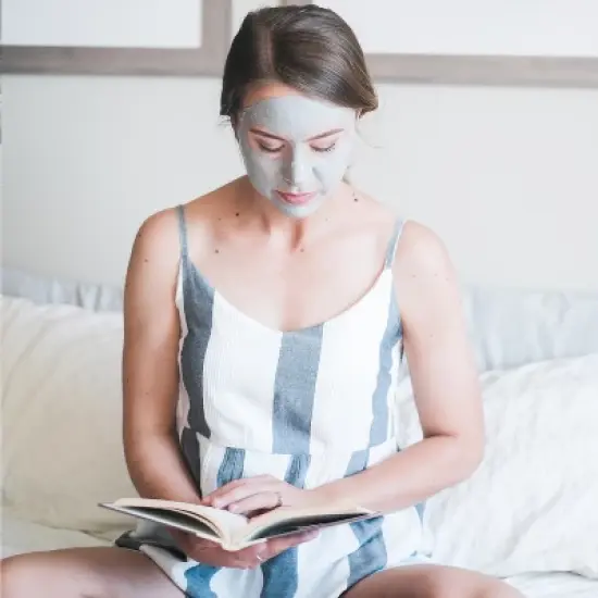 Beauty by Earth Hydrating Face Mask image {2}