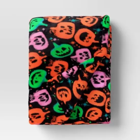 Plush Throw Blanket - Hyde and EEK! Boutique&trade; image {12}