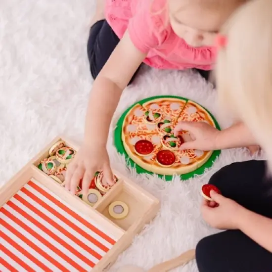 Melissa & Doug Pizza Party Wooden Play Food Set image {4}