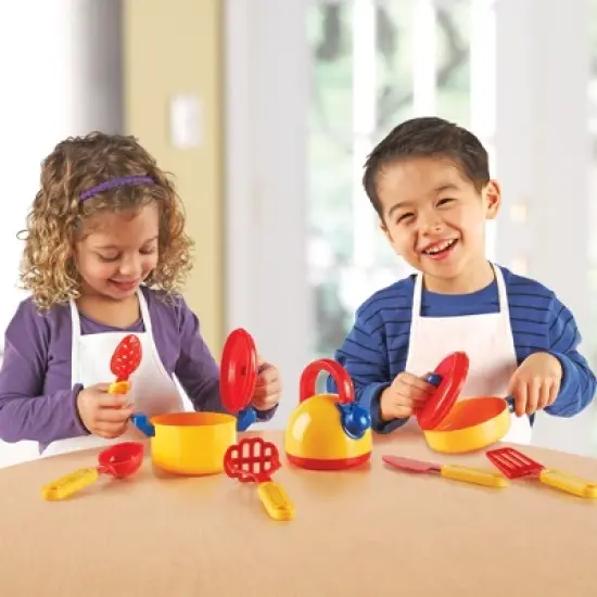 Learning Resources Pretend & Play Cooking Set,  10 Pieces, Ages 3+ image {3}