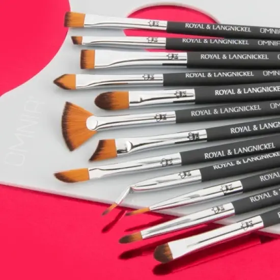 OMNIA Brush Professional Details 12pc Makeup Brush Set, Includes Makeup Palette image {1}