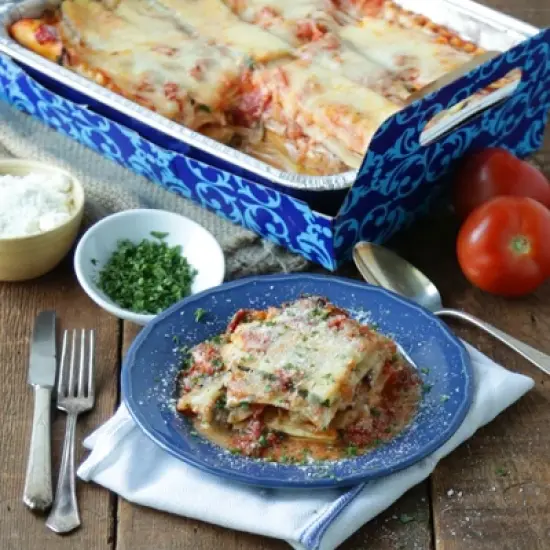 Reynolds Disposable Bakeware Pan and Lid with Carrier -1ct image {4}