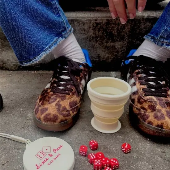 Vango Sixes and Ones Dice Game image {2}