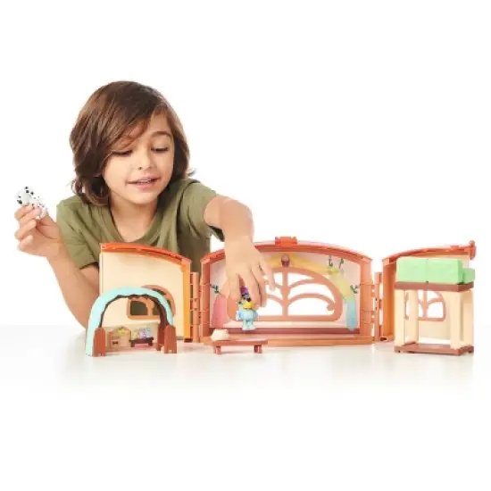 Bluey School Friends Calypso's School Playset image {9}