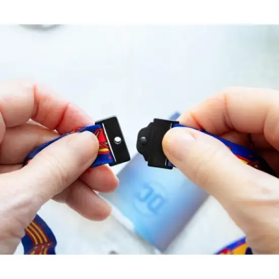 Silver Buffalo DC Comics Superman 22-Inch Lanyard With ID Badge Holder And Logo Charm image {5}