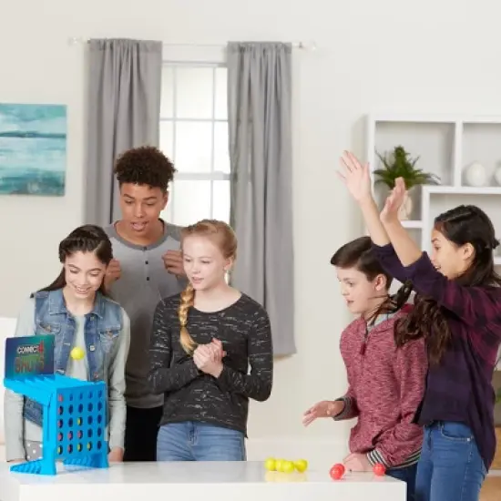 Connect 4 Shots Game image {4}