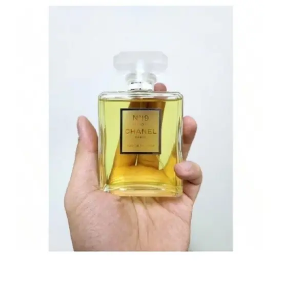 Chanel No.19 Poudre Eau De Parfum Spray 3.4oz/100ml Suitable For Special Occassions Such As Dating, Valentine's Day, Party Events And Holidays image {3}