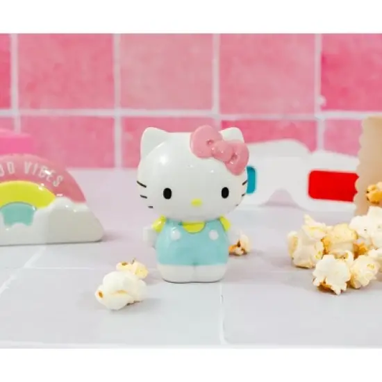 Silver Buffalo Sanrio Hello Kitty and Rainbow Ceramic Salt and Pepper Shaker Set image {8}