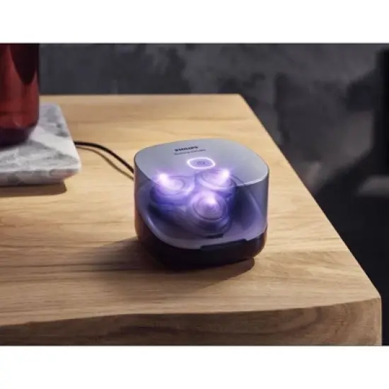 Philips Norelco Wet & Dry Men's Rechargeable Electric Shaver 7900 with UV Sanitizing Cube - S7889/91 image {3}