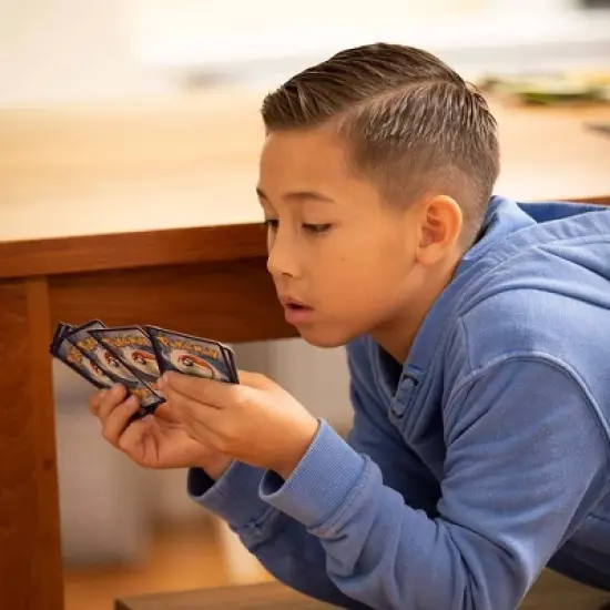 Pok&eacute;mon Trading Card Game: Sword & Shield&mdash;Vivid Voltage Elite Trainer Box image {3}