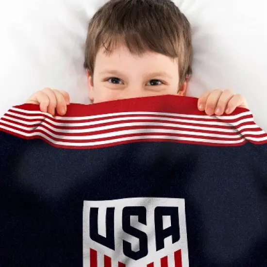 Sleep Squad US Women's Soccer Alex Morgan 60 x 80 Raschel Plush Jersey Blanket image {2}