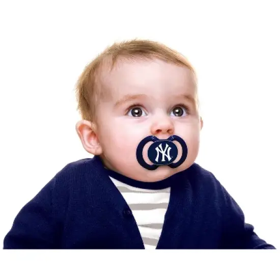 BabyFanatic Officially Licensed Pacifier 2-Pack - MLB New York Yankees image {4}
