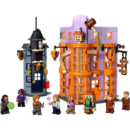LEGO Harry Potter Diagon Alley: Weasleys&rsquo; Wizard Wheezes 76422 image {1}