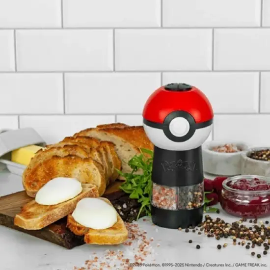 Uncanny Brands Pokemon Pokeball Salt and Pepper Grinder image {6}