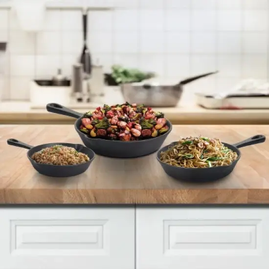 MegaChef Pre-Seasoned 3 Piece Cast Iron Skillet Set image {1}