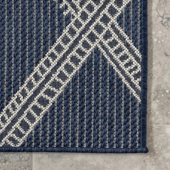 nuLOOM Naya Moroccan Trellis Indoor/Outdoor Area Rug image {4}