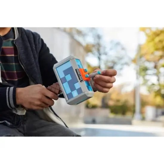 NERF Minecraft Stormlander Blaster image {9}